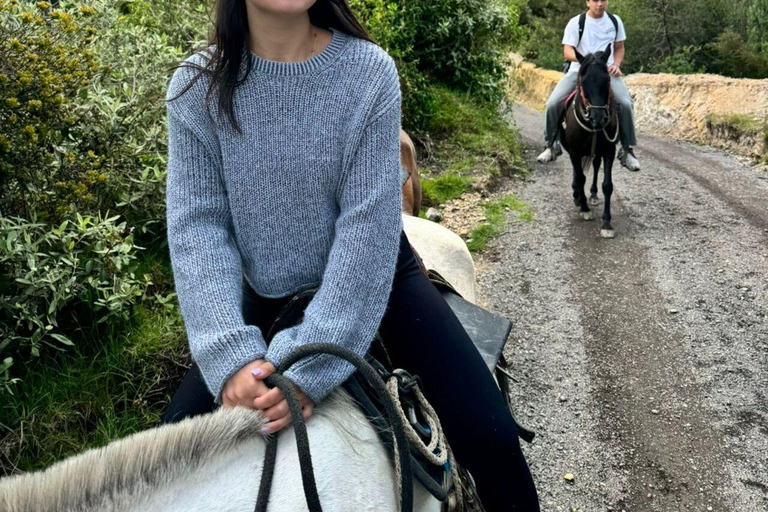 Bogotà: Passeggiata a cavallo tra le colline orientali