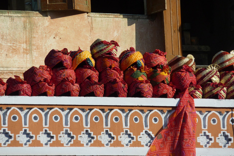 Journée complète de visite privée de Jaipur (formule tout compris)Visite avec voiture climatisée + guide touristique