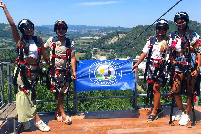 Von Tirana aus: Petrela Zipline Abenteuer mit Transport