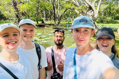 Desde Kandy Excursión de un día a Sigiriya con Safari en Elefante(grupo)