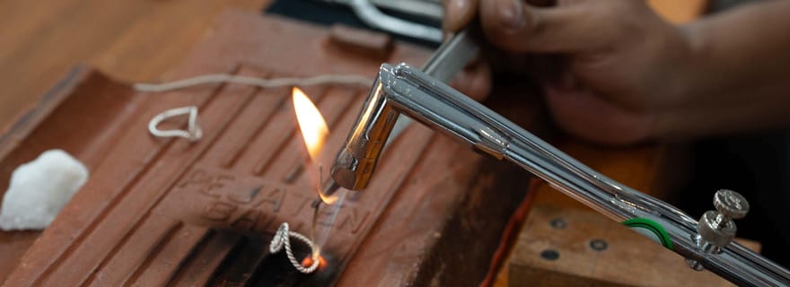 Munduk : Atelier de fabrication de bijoux balinais (7 grammes d'argent)