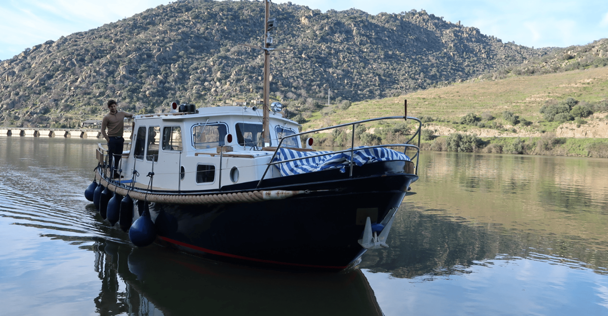 Porto, Private Douro Valley Tour, Yacth, Wine Taste & Lunch - Housity