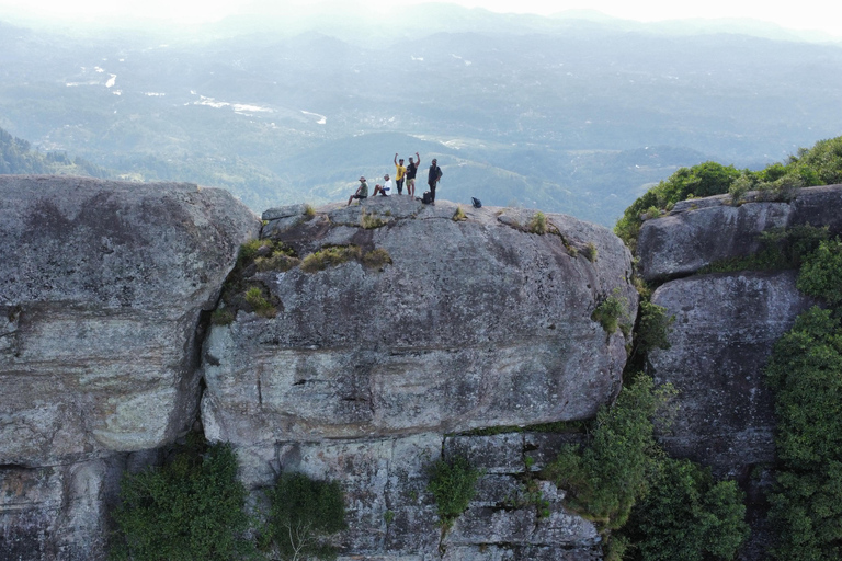 Kandy: Hanthana Lizard’s Back Hike