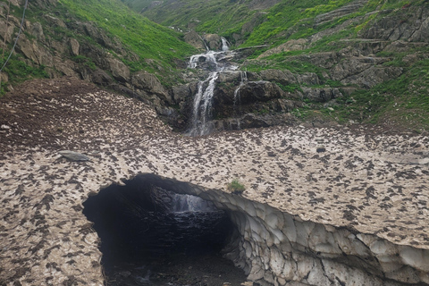 Tbilisi: Kazbegi Day Trip with Gergeti Trinity Church
