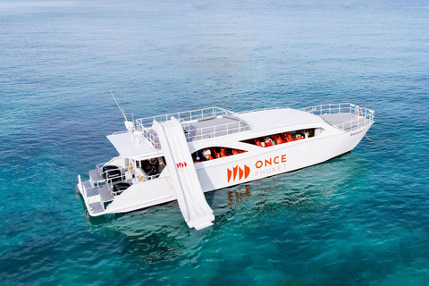 Phuket: Phi Phi Islands Day Trip with Meals & Transfer