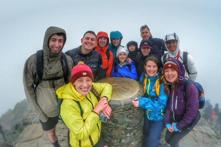 Caernarfon : Randonnée au sommet du Mont Snowdon Promenade guidée en montagne