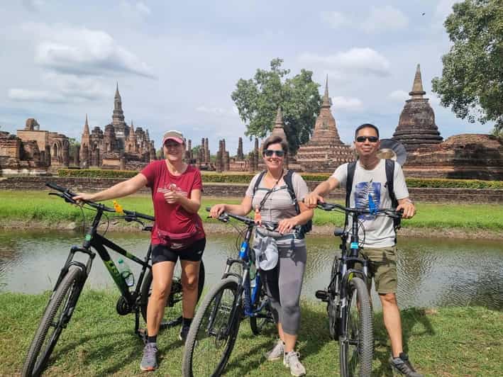Sukhothai: Full-Day Historical Park Cycling Tour with Lunch