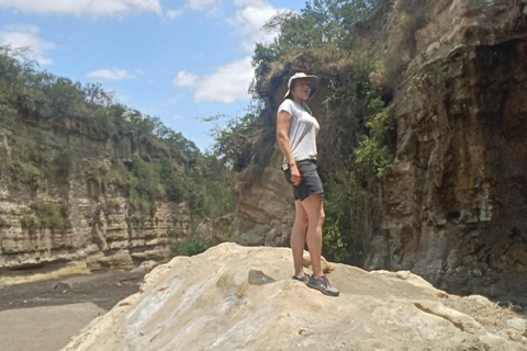 Nairobi: Hell's Gate, Lake Naivasha, & Crescent Island Tour