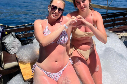 Alanya: Romantic Boat Tour with Lunch and Drinks