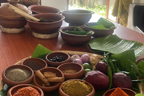 Tour de la ciudad en tuk tuk por Colombo (entradas y comida incluidas)Tour de la ciudad de Colombo en tuk con guía privado (todo incluido)