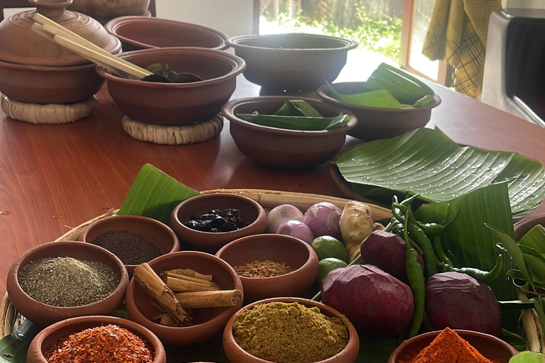 Tour de la ciudad en tuk tuk por Colombo (entradas y comida incluidas)Tour de la ciudad de Colombo en tuk con guía privado (todo incluido)