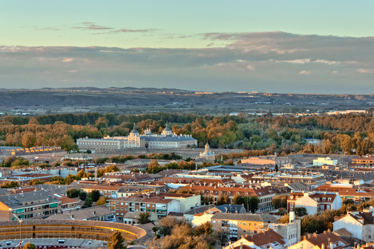 From Madrid: Traditional Villages, Winery Tour & Tapas Lunch Tour in English