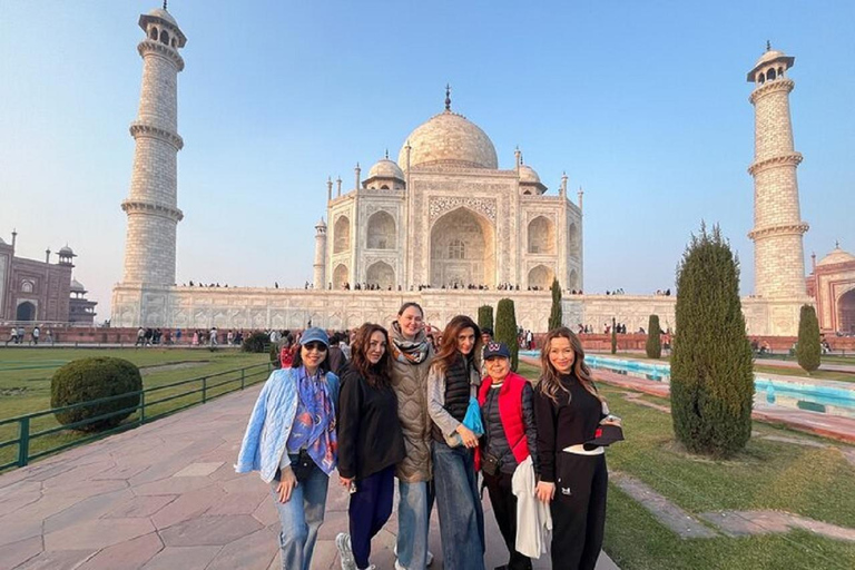 Taj Mahal Express Entry Tickets with Professional Tour Guide Tour with Private Car, Driver and Local Expert Tour Guide