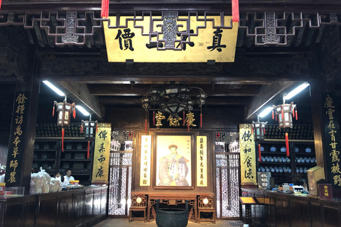 Hangzhou Day Tour: Market, West Lake Cruise & Lingyin Temple