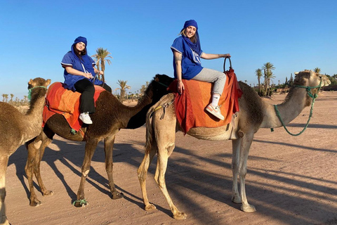 Dagsutflykt: Kamelridning och vandring i Atlasbergen med lunchFrån Marrakech: Kamelridning i Atlasbergen med lunch