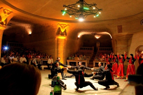 Capadocia: Cena y Espectáculos Tradicionales TurcosCena y Espectáculos Tradicionales Turcos - Punto de Encuentro