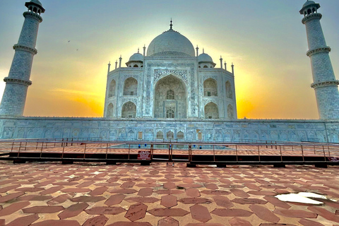 Samma dag Sunrise Agra-tur från Delhi med bilTaxi + guide + Taj Mahal biljett