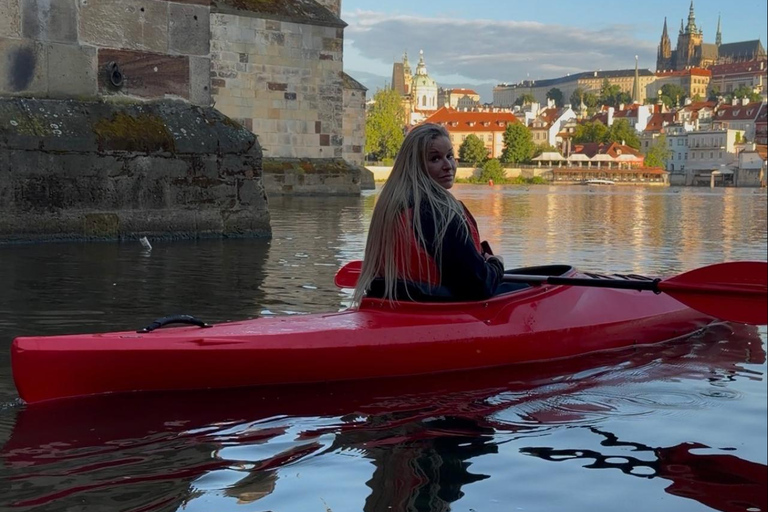 Prague: Charles Bridge & Hidden Canals Kayak Tour