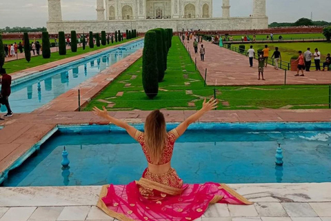 Desde Delhi: Taj Mahal y Agra Tour Privado de un Día con TrasladosCoche con aire acondicionado, conductor y guía