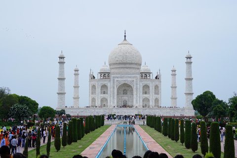 De Delhi: Agra com pernoite no Taj Mahal e excursão a Varanasi