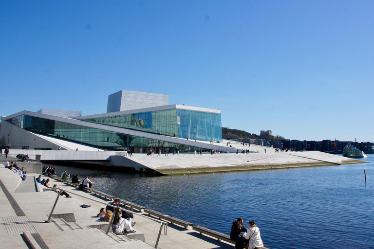 Oslo: From Fjord to Palace Walking Tour