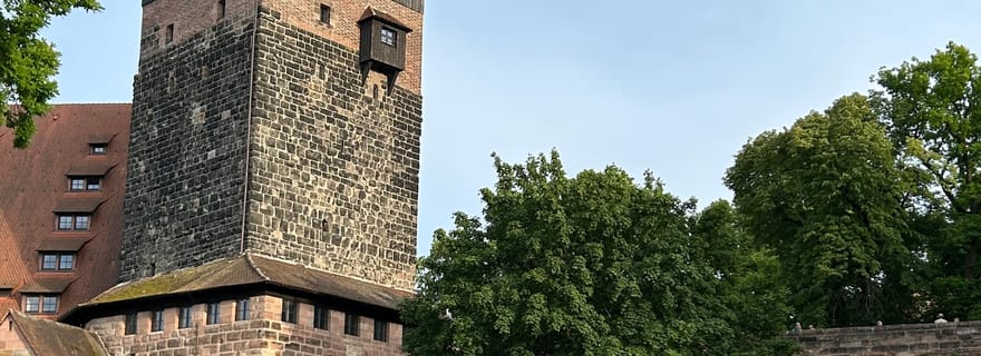 Nuremberg : visite de la ville en limousine allongée