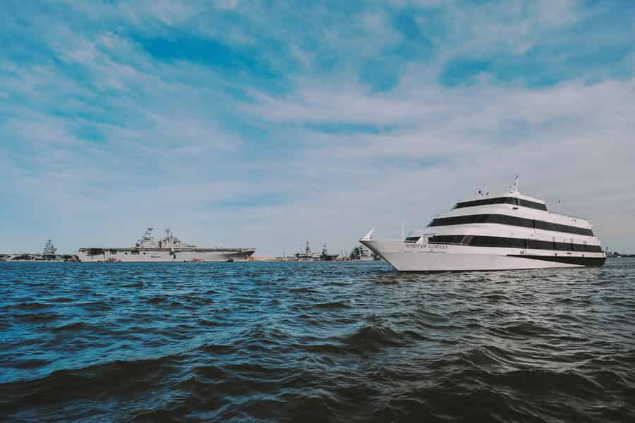 Norfolk: City Cruises Buffet Dinner Cruise. Foto: GetYourGuide