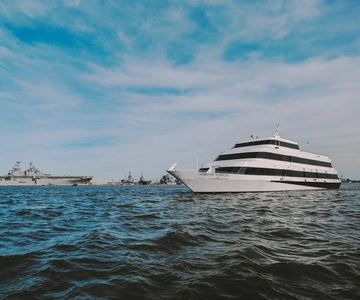 Norfolk: City Cruises Buffet Dinner Cruise