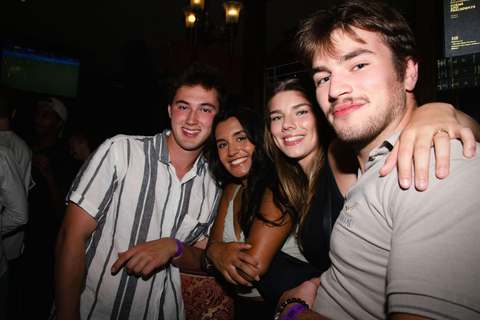 Medellin: Pub Crawl in El Poblado with Drinks, Games and VIP