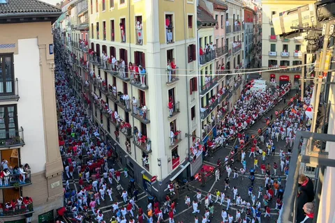 Pamplona: Running of the Bulls Balcony Breakfast Tour