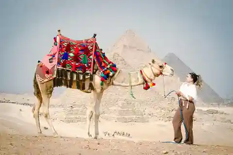 Hurghada: Giza Pyramids Day Trip with Nile Boat Tour Option