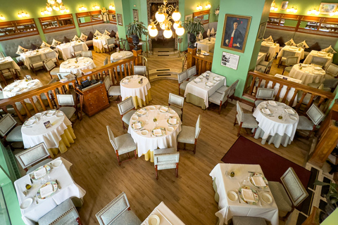 Espectáculo de flamenco con cena y sangríaEspectáculo flamenco con cena y sangría