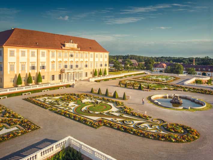 Vienna: Schloss Hof Palace Guided Tour with Transfers
