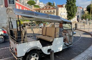 Lissabon: 2-stündige Tuk-Tuk-Tour mit kostenloser Abholung