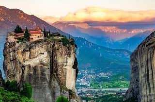 Corfú: excursión de 1 día al monasterio de Meteora con almuerzo y ferri