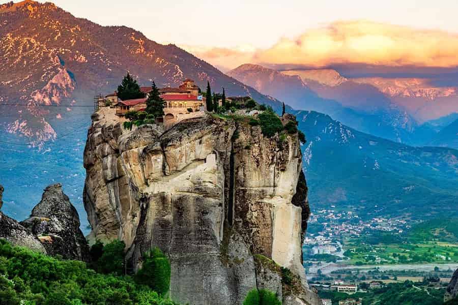 Korfu: Tagestour zum Meteora-Kloster mit Mittagessen & Fähre. Foto: GetYourGuide