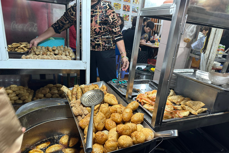 Lokal gatuköksupplevelse i Hanoi