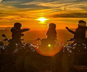 Marrakech: Agafay Quad Tour met kamelenrit, diner en show