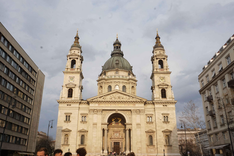 Pest Panorama: Tour with Oldest Metro in Europe and Tram