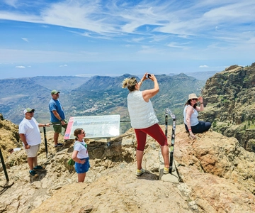 Gran Canaria 7 Highlights Small Group Tour with Tapas Picnic