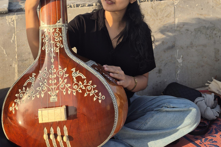Delhi: meditación espiritual y paseo en barco con un músico folclóricoDelhi: meditación espiritual y paseo en barco con un músico folclórico como guía