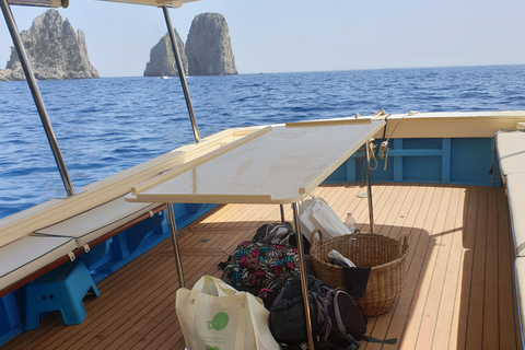 Sorrento: Boat Tour with Swimming Stops and Drinks