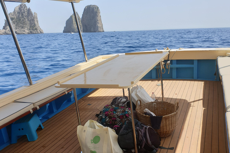 Sorrento: Boat Tour with Swimming Stops and Drinks