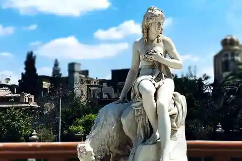 Visite privée du Palais du Baron Empain et des légendes mystiques