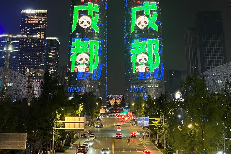 Chengdu: Night Tour with Guide and Transportation