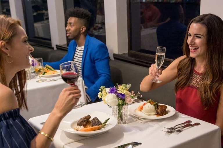 Z New Jersey: Rejs do Nowego Jorku na lunch lub kolację w formie bufetuRejs z kolacją w formie bufetu po Nowym Jorku