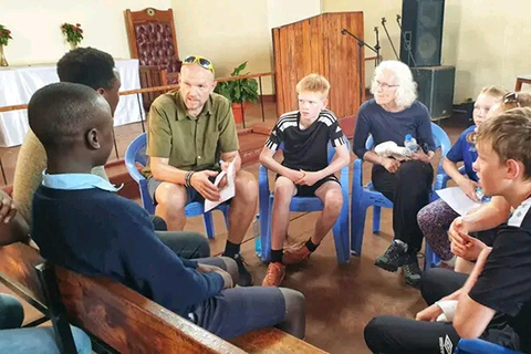 Ville d&#039;Arusha : Visite de maisons d&#039;enfants et collecte de dons.