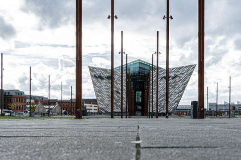 Belfast: tour privato della Giant's Causeway con veicolo di lussoBelfast: Private Giant's Causeway Tour with Luxury Vehicle