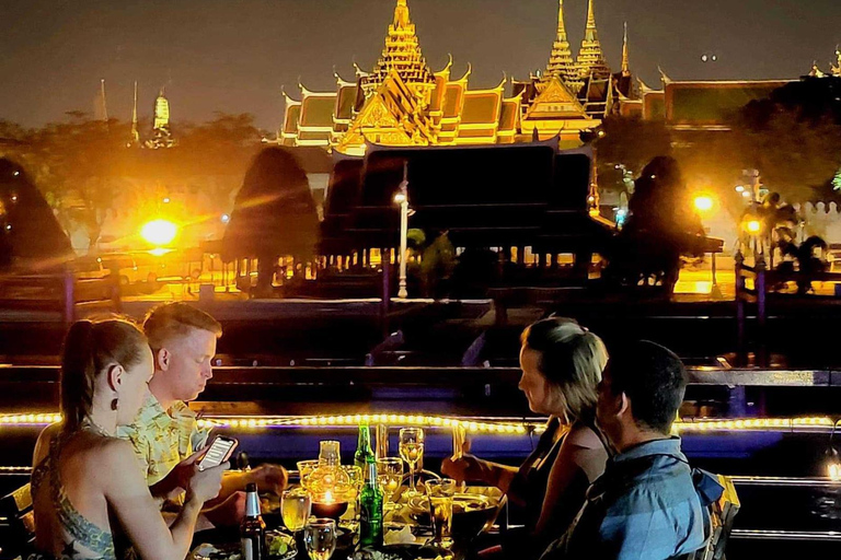 Bangkok : Dîner-croisière de luxe en blanc Bière et vin à volontéRéveillon du Nouvel An. De River City