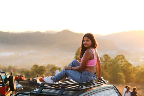 Tour privado: MT Batur Amanecer en Jeep y Aguas TermalesViaje en Jeep al Amanecer del Monte Batur, Traslado al Hotel y Aguas Termales